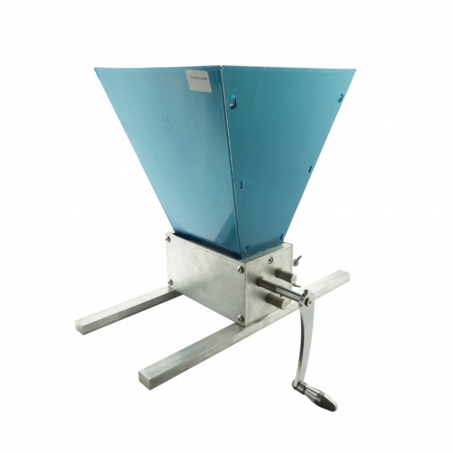 Мельница для солода трехвальцовая на полозьях